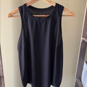 Lululemon mesh vent tank